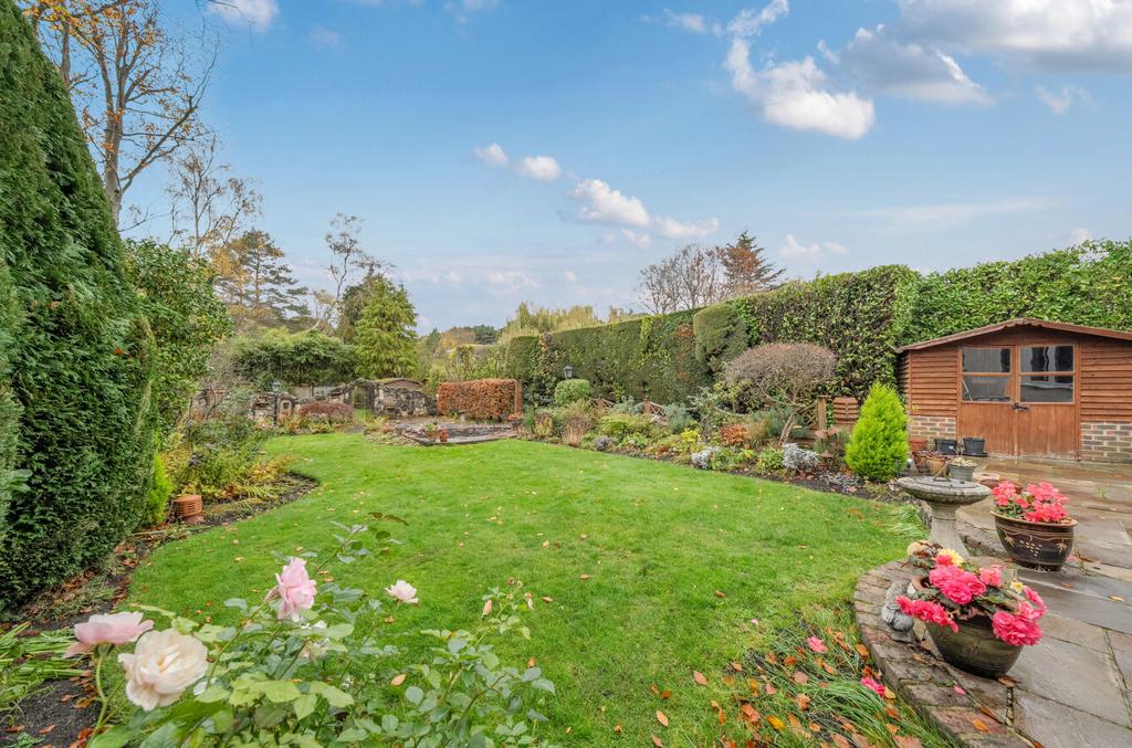 1380427 34 691383...