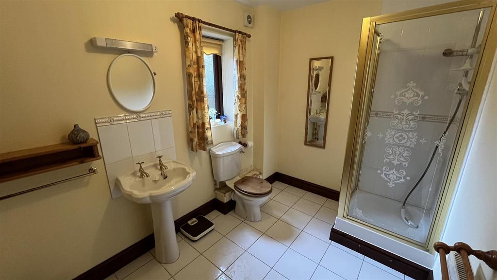 Main bathroom