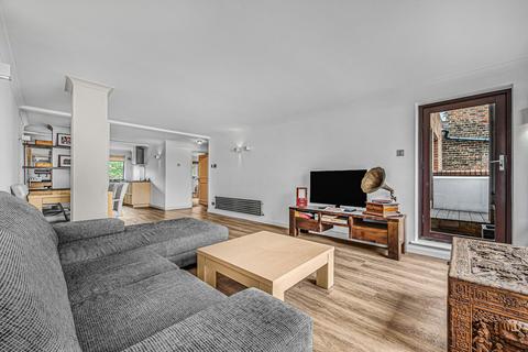 2 bedroom apartment for sale, Free Trade Wharf, The Highway, London, E1W