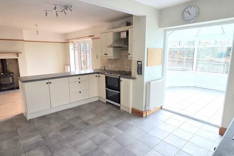 undefined, Rixons Close, Horsted Keynes, RH17