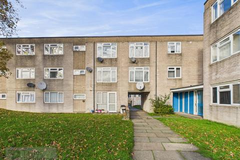2 bedroom flat for sale, Caburn Court, Southgate, Crawley