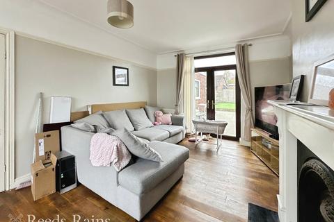 undefined, Latham Avenue, Cheshire WA7