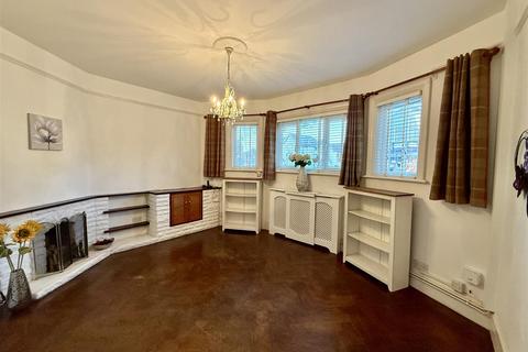 undefined, Broadway, Sandown