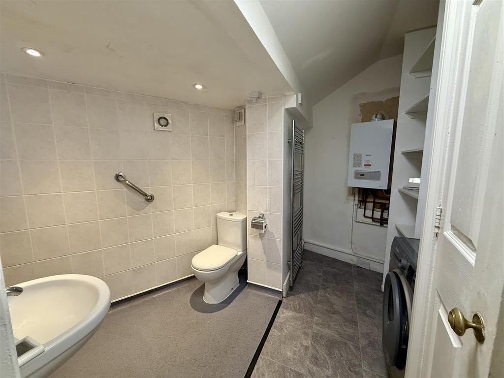 Utility/Wet Room: