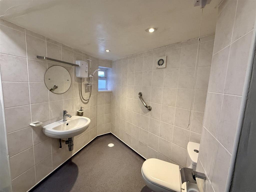 Utility/Wet Room: