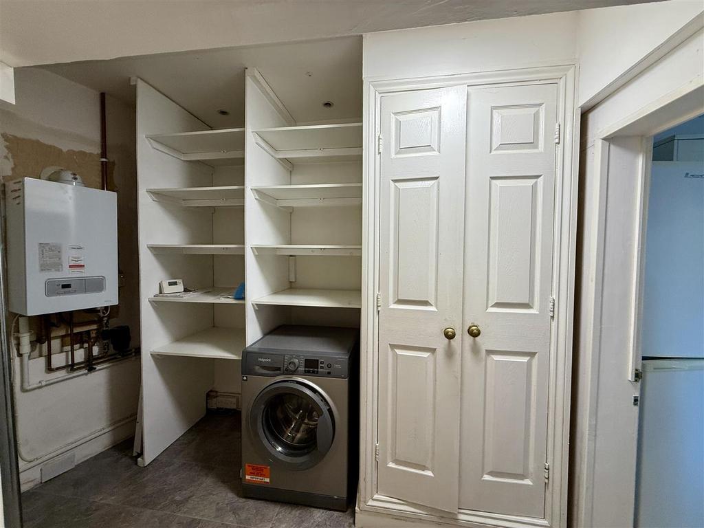 Utility/Wet Room: