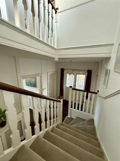 undefined, Broadway, Sandown