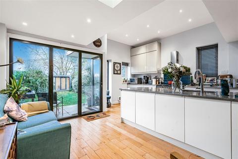 undefined, Latchmere Road, Kingston Upon Thames KT2