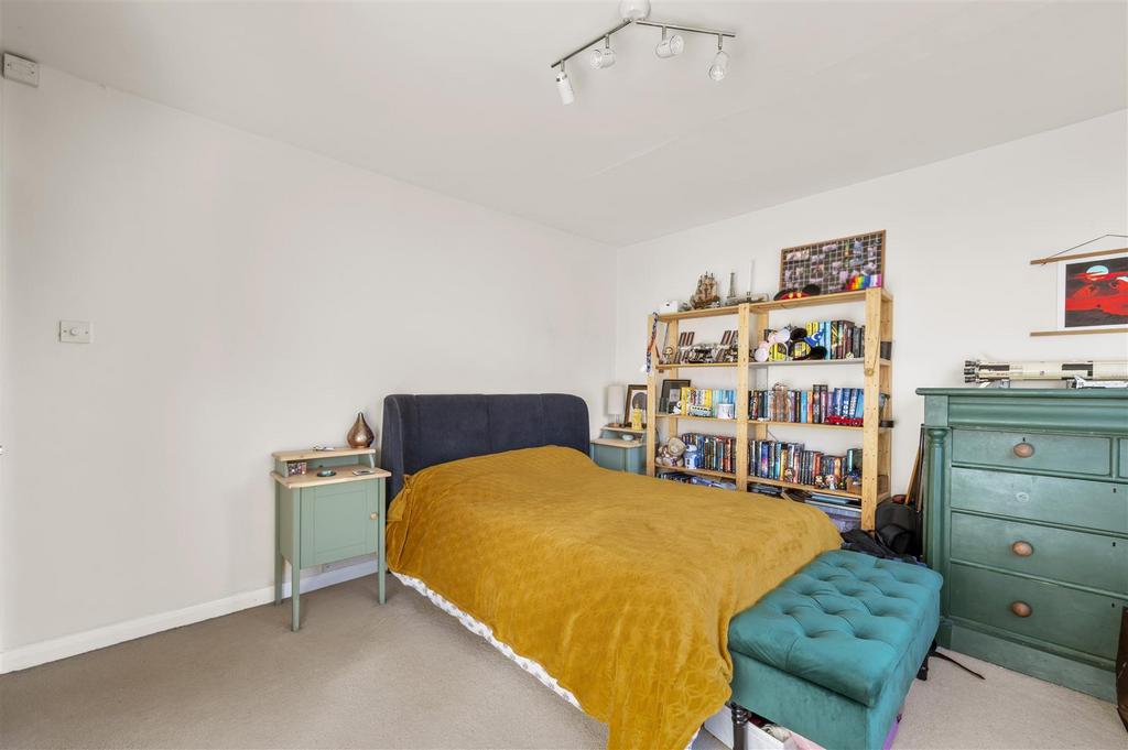Flat 2 Malcolm Lodge,7.JPG