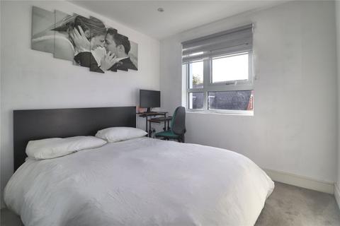 2 bedroom flat for sale, Maybury Road, Surrey GU21