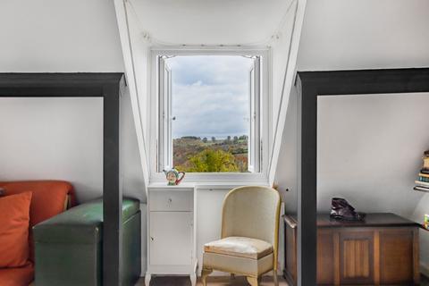 undefined, Eastcombe, Stroud, Gloucestershire, GL6