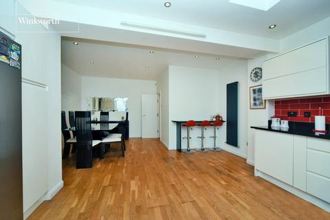 4 bedroom end of terrace house for sale, Beverley Road, New Malden, KT3