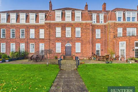 2 bedroom apartment for sale, Hall Park Road, Hunmanby, Filey
