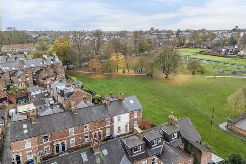 3 bedroom townhouse for sale, Gray Street, York YO23