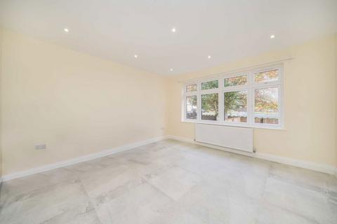 6 bedroom house to rent, Buxton Drive, New Malden KT3