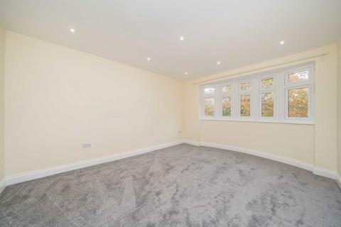 6 bedroom house to rent, Buxton Drive, New Malden KT3