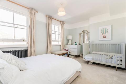 2 bedroom flat to rent, Grove Road, Surbiton KT6
