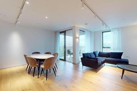 3 bedroom flat to rent, York Way