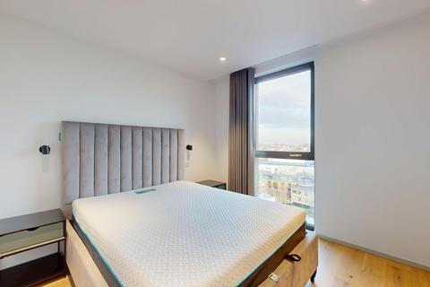 3 bedroom flat to rent, York Way