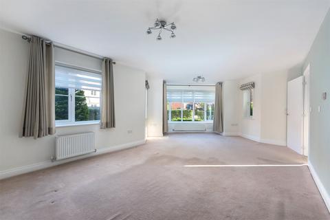 4 bedroom detached house for sale, Copse Close, Hampshire GU51