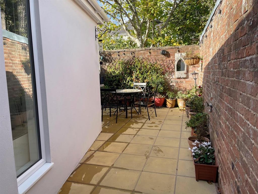 Walled Courtyard Garden