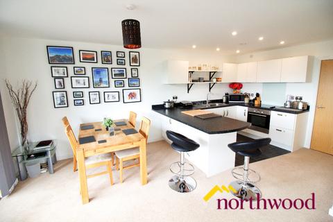 2 bedroom flat to rent, Bell Barn Road, Birmingham B15