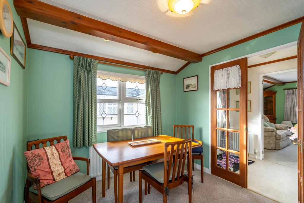 Dining Area.jpg