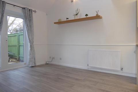 1 bedroom terraced house to rent, Mealsgate, Peterborough