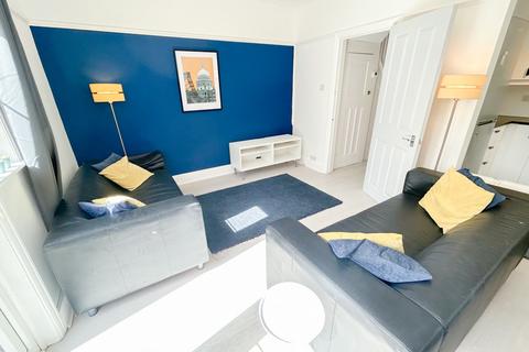 6 bedroom semi-detached house to rent, 49 Granby Grove, Southampton, SO17