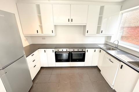6 bedroom semi-detached house to rent, 49 Granby Grove, Southampton, SO17
