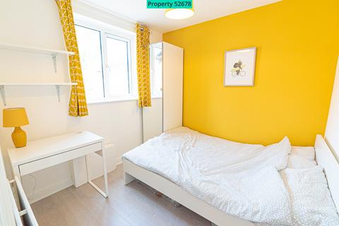 6 bedroom townhouse to rent, Highcrown Mews, Southampton, SO17 1PT
