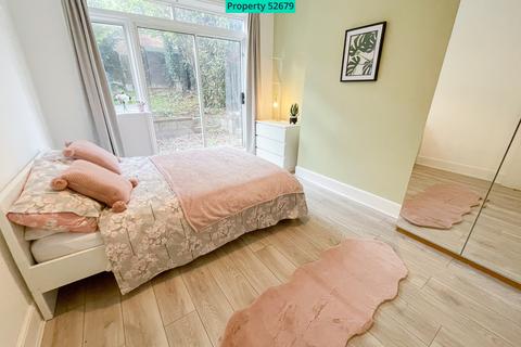 6 bedroom terraced house to rent, Tennyson Road, Southampton, SO17 2HG