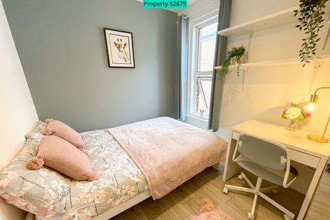 6 bedroom terraced house to rent, Tennyson Road, Southampton, SO17 2HG