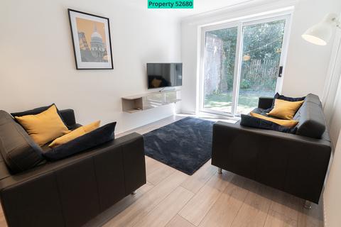 6 bedroom semi-detached house to rent, Burgess Road, Southampton, SO16 7PP