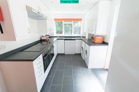 6 bedroom semi-detached house to rent, Burgess Road, Southampton, SO16 7PP