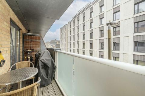 undefined, Chatfield Road, London SW11