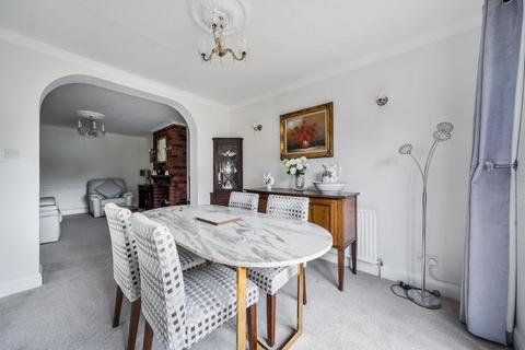 undefined, Green Lane,  Sunbury-on-Thames,  TW16