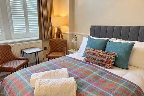 4 bedroom house of multiple occupation to rent, High Street East, Glossop SK13