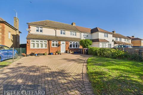 4 bedroom semi-detached house for sale, St. Margarets Road, Ware SG12