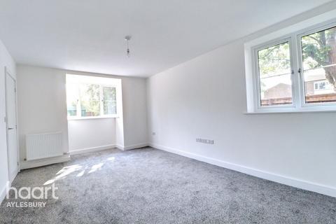 undefined, Eighth Avenue, Aylesbury