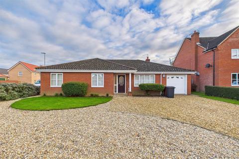 3 bedroom detached bungalow for sale, Greenfields Road, Dereham