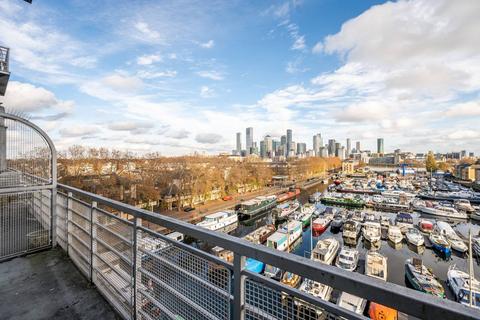 2 bedroom flat for sale, Baltic Quay, Canada Water, London, SE16