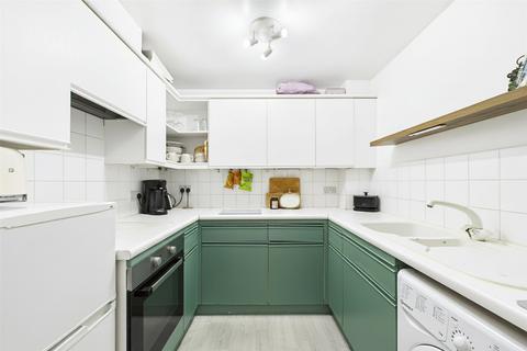 undefined, Missenden Gardens, Burnham, Slough, Buckinghamshire, SL1