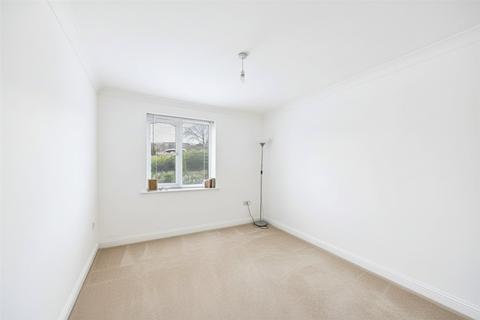 undefined, Missenden Gardens, Burnham, Slough, Buckinghamshire, SL1