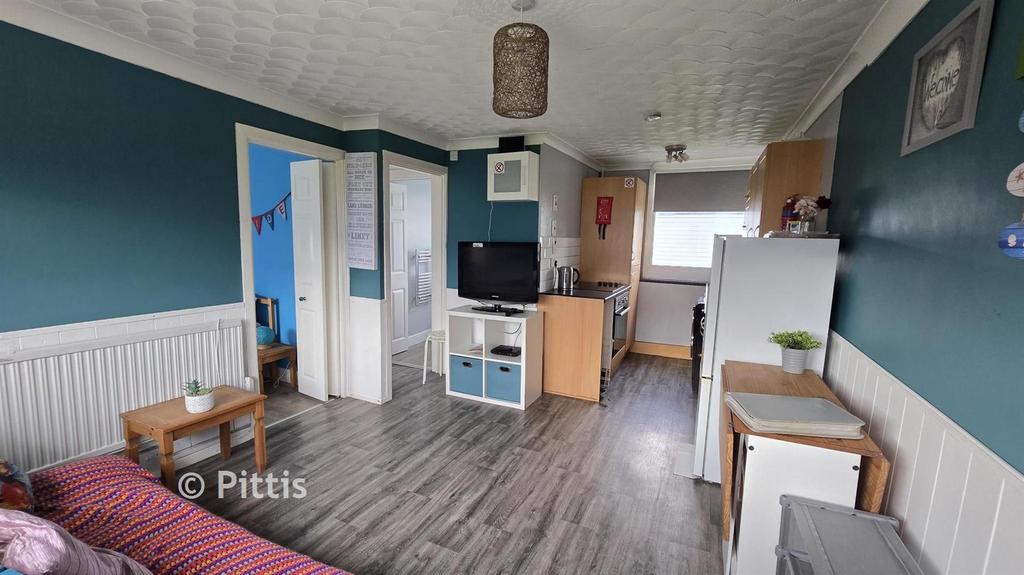 Lounge/Kitchen Area