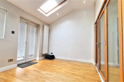 undefined, Carshalton Road, Sutton SM1