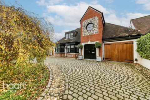 5 bedroom detached house for sale, The Gallop, Sutton