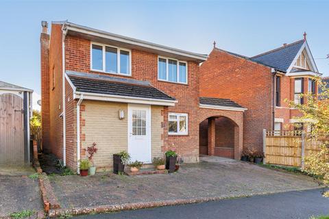 4 bedroom detached house for sale, Gurnard, Isle of Wight
