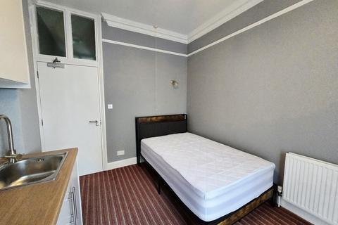 undefined, 50 Bushey Grove Road Room 5 Bushey WD23 2JJ
