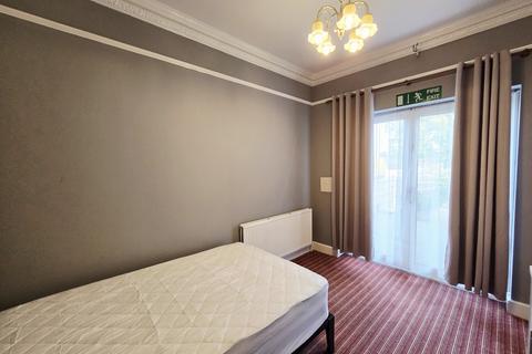 undefined, 50 Bushey Grove Road Room 5 Bushey WD23 2JJ